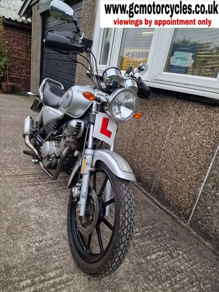 YAMAHA YBR125 CUSTOM